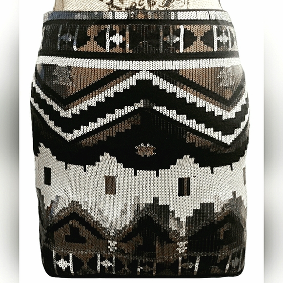 EXPRESS Size M- Black White Silver Bronze Sequins- Mini Skirt- New Without Tags. - Picture 2 of 8